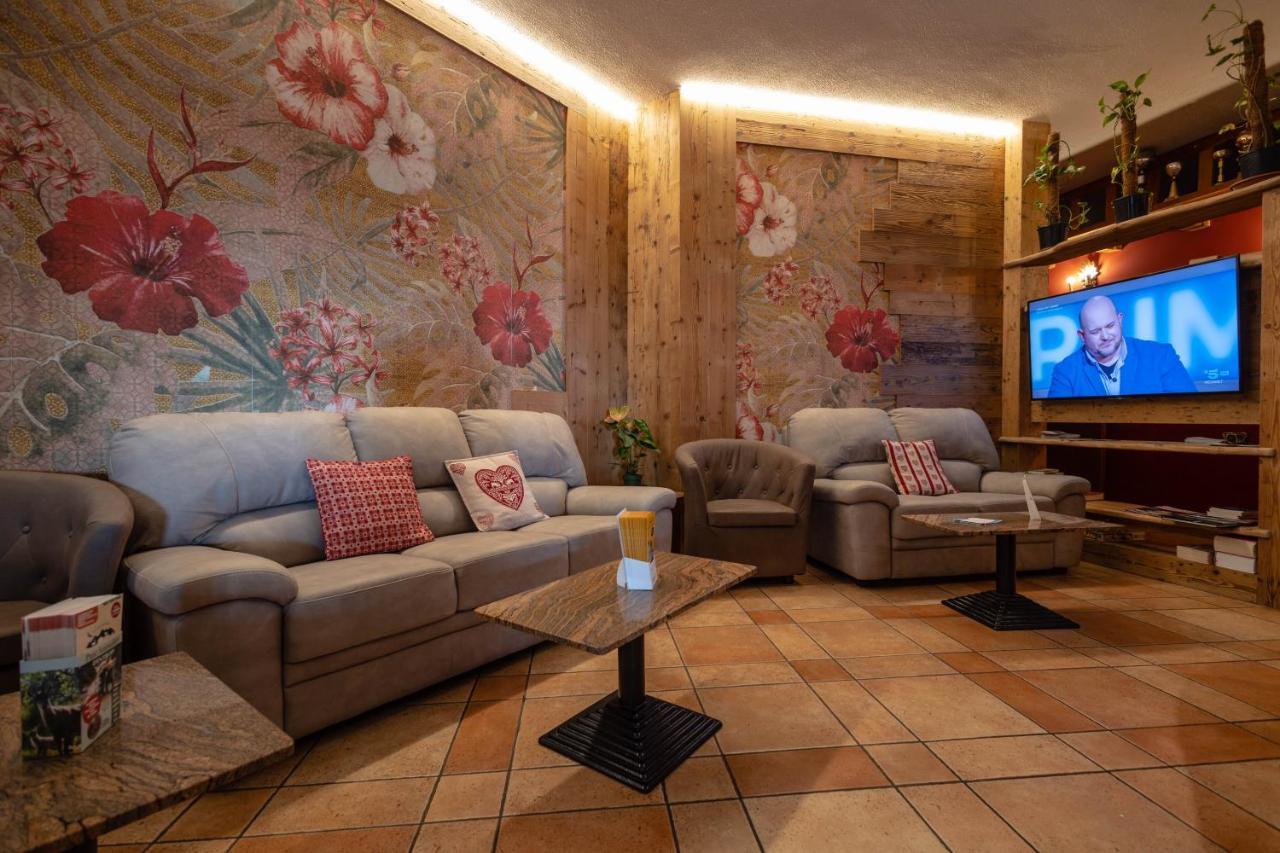 Hotel & Ristorante Serenella بيريوِل تْشيرفينيا المظهر الخارجي الصورة