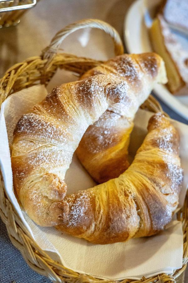 Hotel & Ristorante Serenella بيريوِل تْشيرفينيا المظهر الخارجي الصورة
