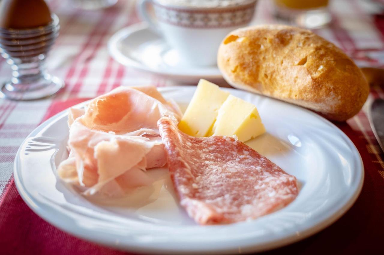 Hotel & Ristorante Serenella بيريوِل تْشيرفينيا المظهر الخارجي الصورة