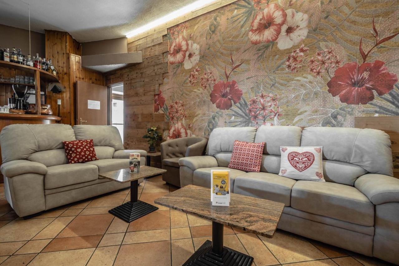 Hotel & Ristorante Serenella بيريوِل تْشيرفينيا المظهر الخارجي الصورة