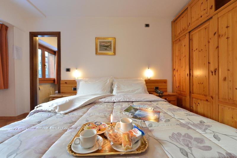 Hotel & Ristorante Serenella بيريوِل تْشيرفينيا المظهر الخارجي الصورة